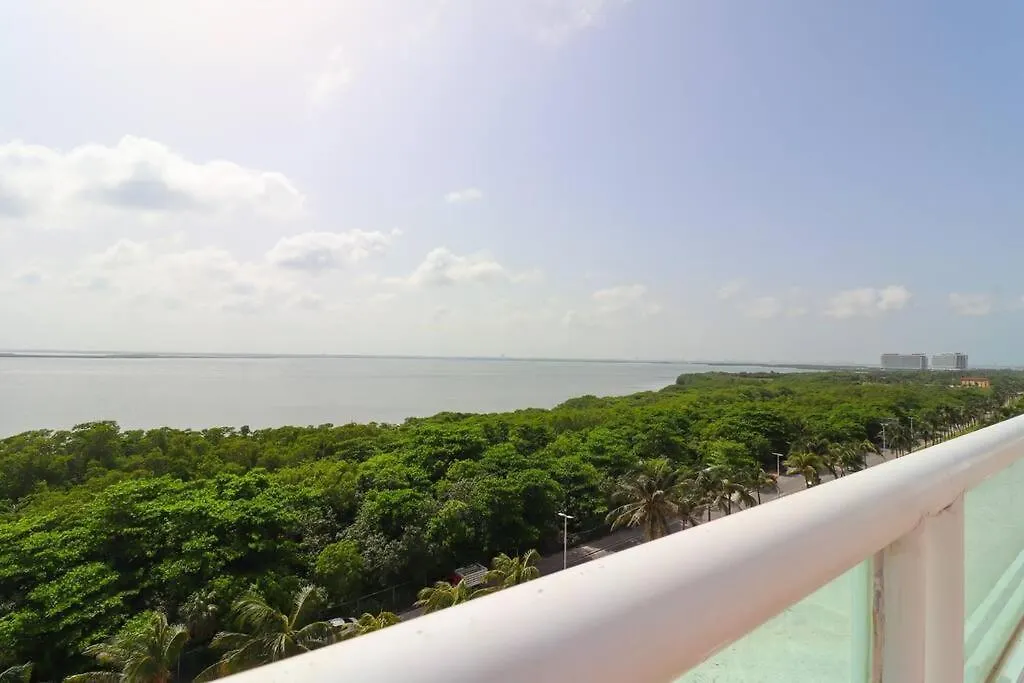 Penthouse On The Beach With Private Sea View Cancun Apartment