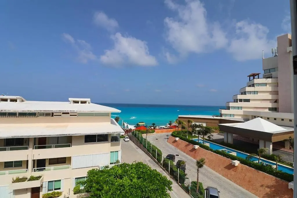 Penthouse On The Beach With Private Sea View Cancun Apartment
