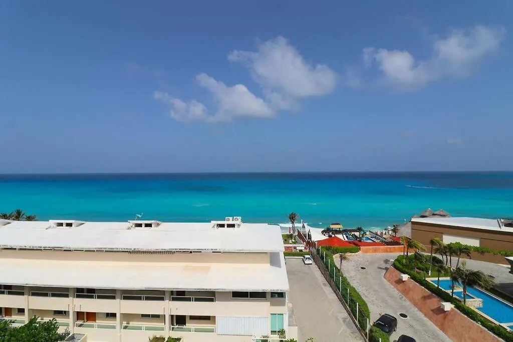 Apartment Penthouse On The Beach With Private Sea View Cancun